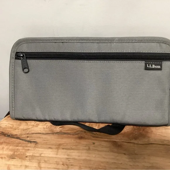 ⚫️ L L Bean Documents / Passport / Travel Organizer - Unisex - Excellent - Picture 3 of 12